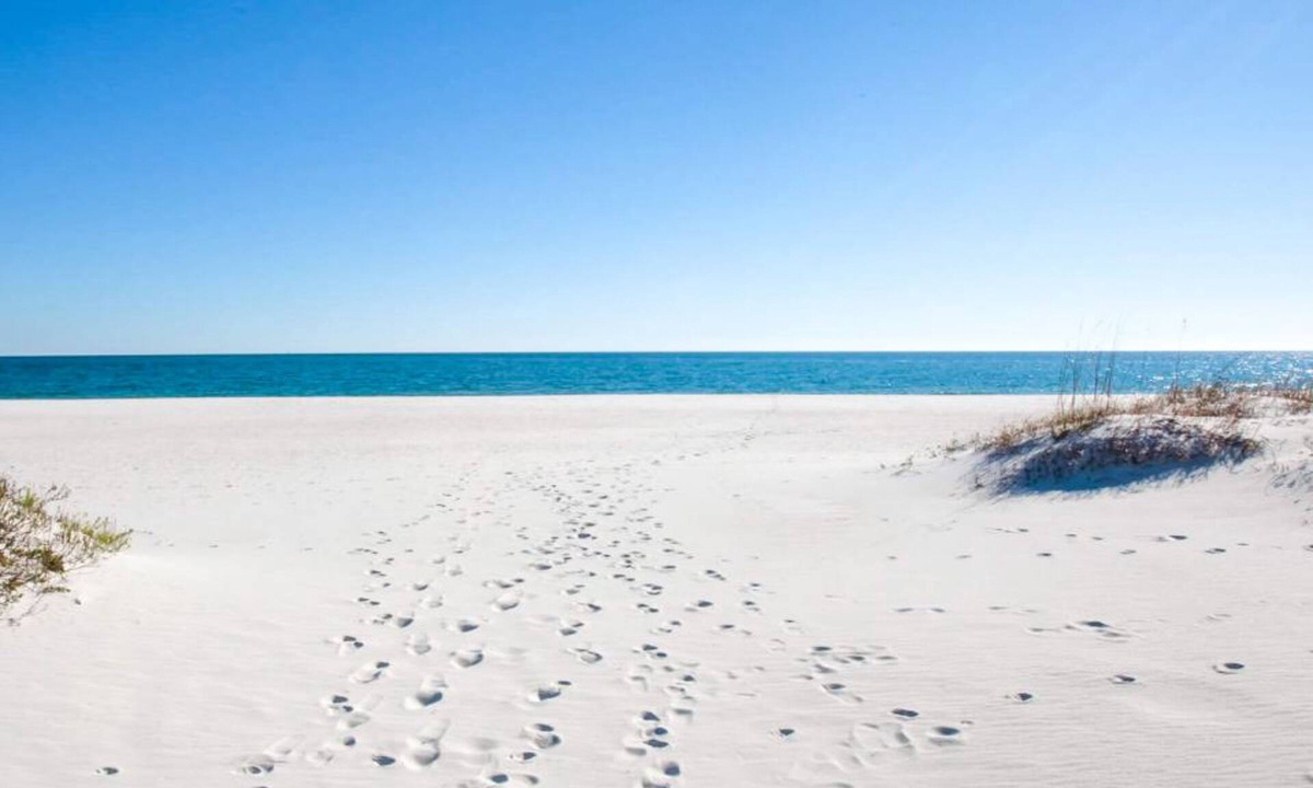 Orange Beach Condo | Perdido Dunes condo with patio, AC, washer/dryer - walk to beaches
