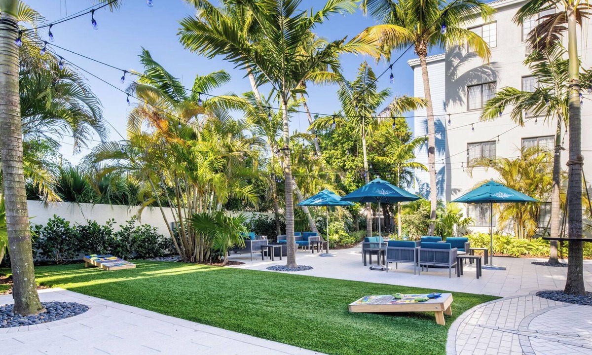 Park Shore Hotel | Perfect for Family Beach Stay! Spacious Suite w/Free Breakfast