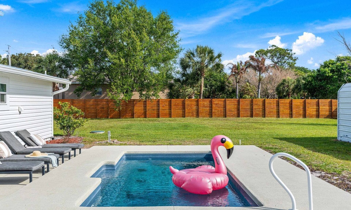 Merritt Island House | Perfect Group Getaway W/Heated Pool & Outdoor Patio! 🌅