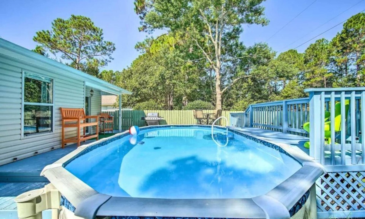 Pensacola House | Perfect Pensacola Pool House with Arcade Game Room! Sleeps 6 Families Love it!