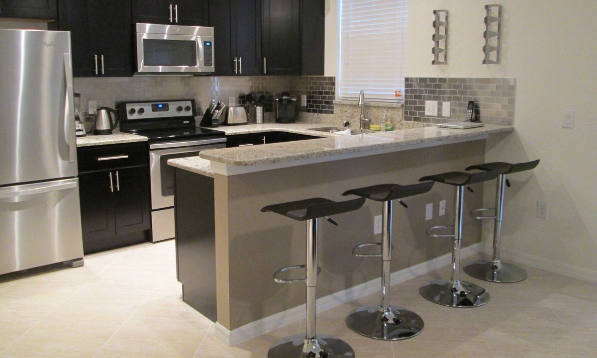Regal Palms House | Platinum Elite,free Wi-fi, Long-distance, 8 Doors From Clubhouse & All Amenities