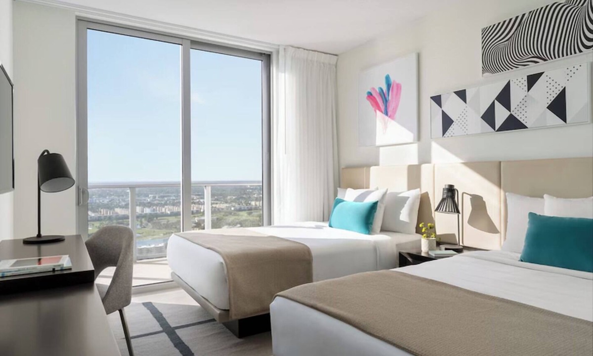 Hollywood South Central Beach Apartment | Pleasant Stay, Convenient Location! 2 Comfortable Units, Onsite Pool