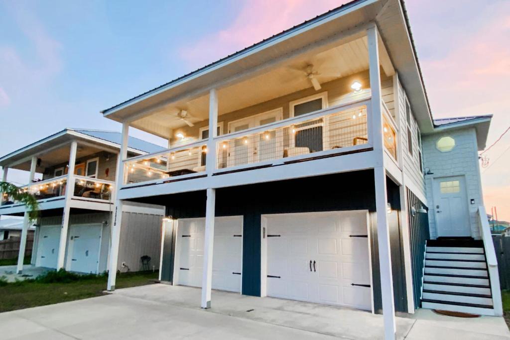 Biltmore Beach House | Premier Dog-Friendly Beach Home with Free WiFi Youtube TV & Fenced-In Backyard