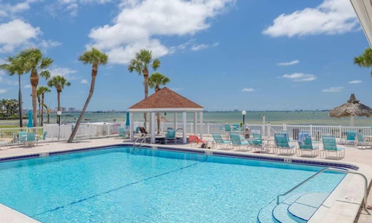 Bayview Condo | Private Beach Getaway 2-Bed Condo in St. Petersburg, FL
