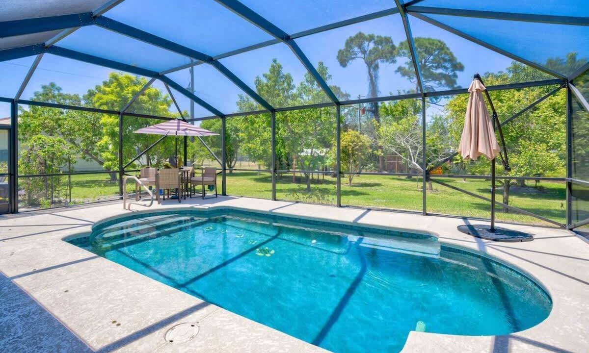 Hobe Sound House | Private Oasis *heated pool and yard.