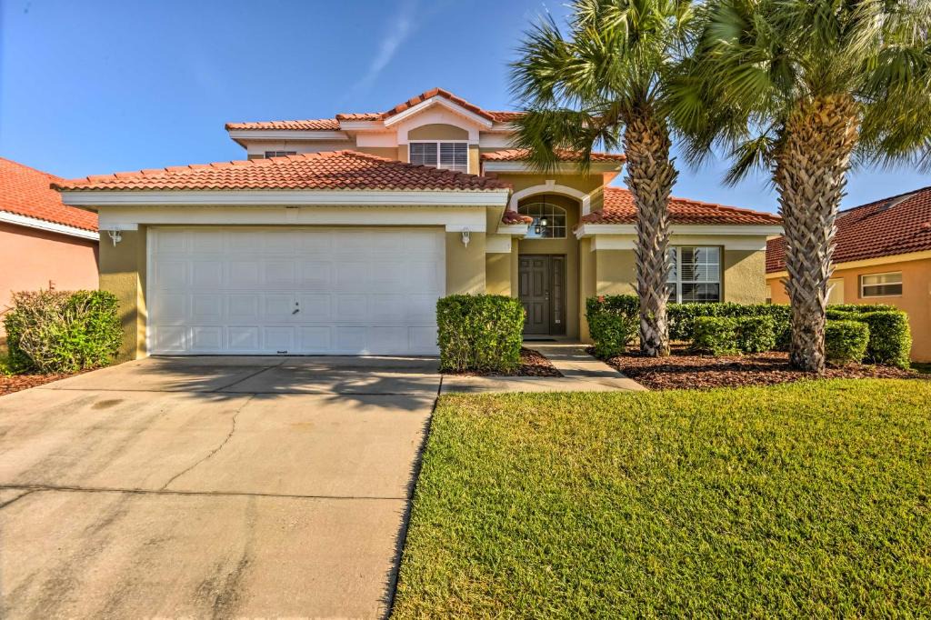 Solana Villa | Private Pool + Game Room! Davenport Family Home