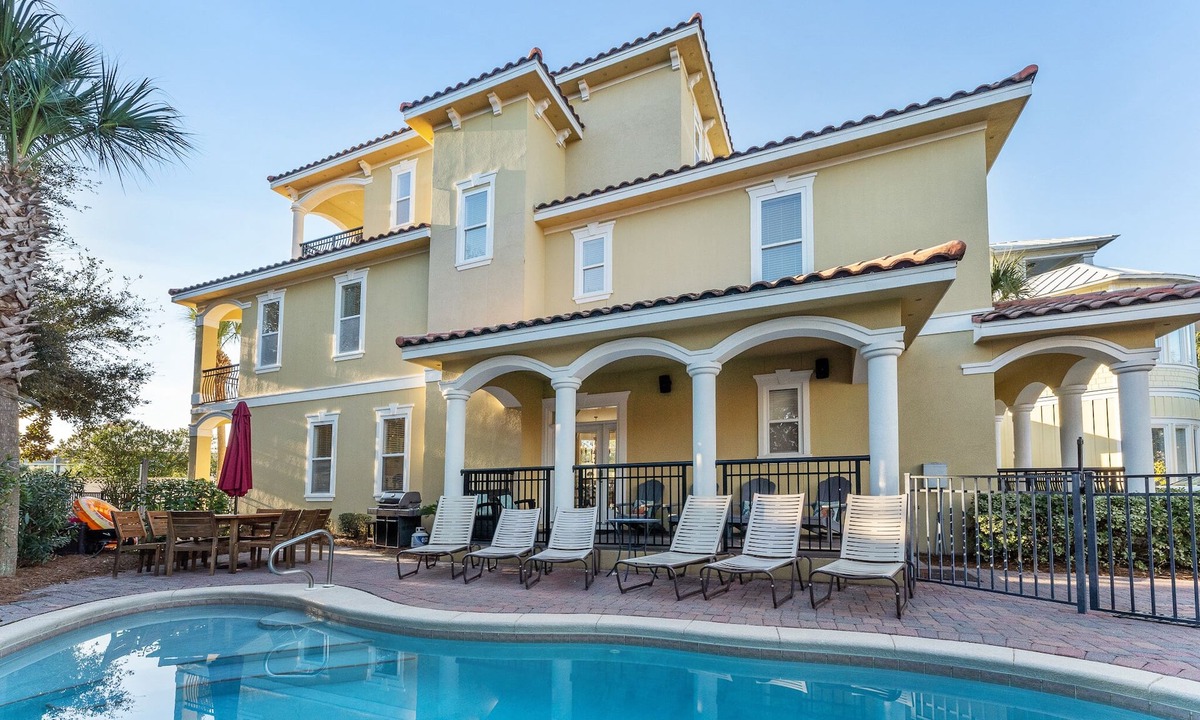 Emerald Waters Village House | Private POOL, Near Beach, Balconies, GOLF CART RENTAL AVAILABLE!