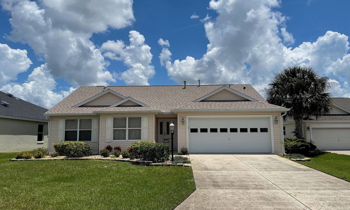 Bonnybrook House | Private Pool Paradise close to Lake Sumter Landing Market Square!