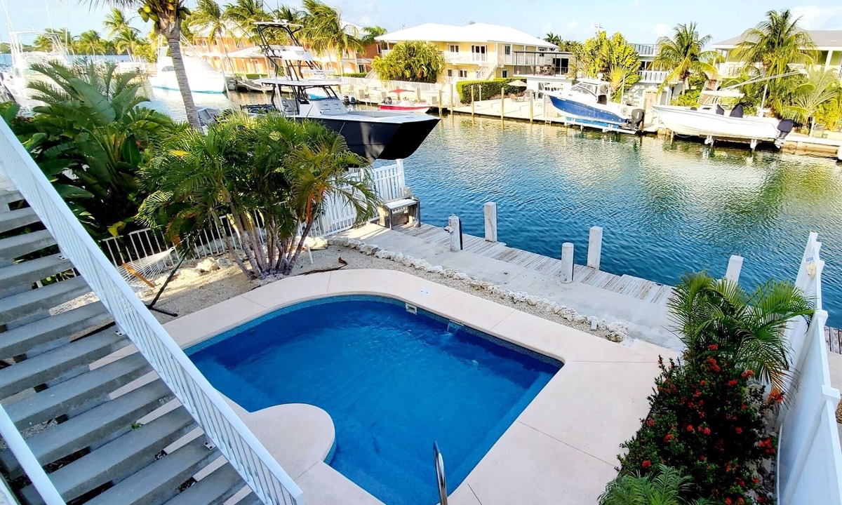 Key Colony Beach House | Private pool, sleeps 7, 5min access to Ocean, 37.5ft dock, shelter bay view