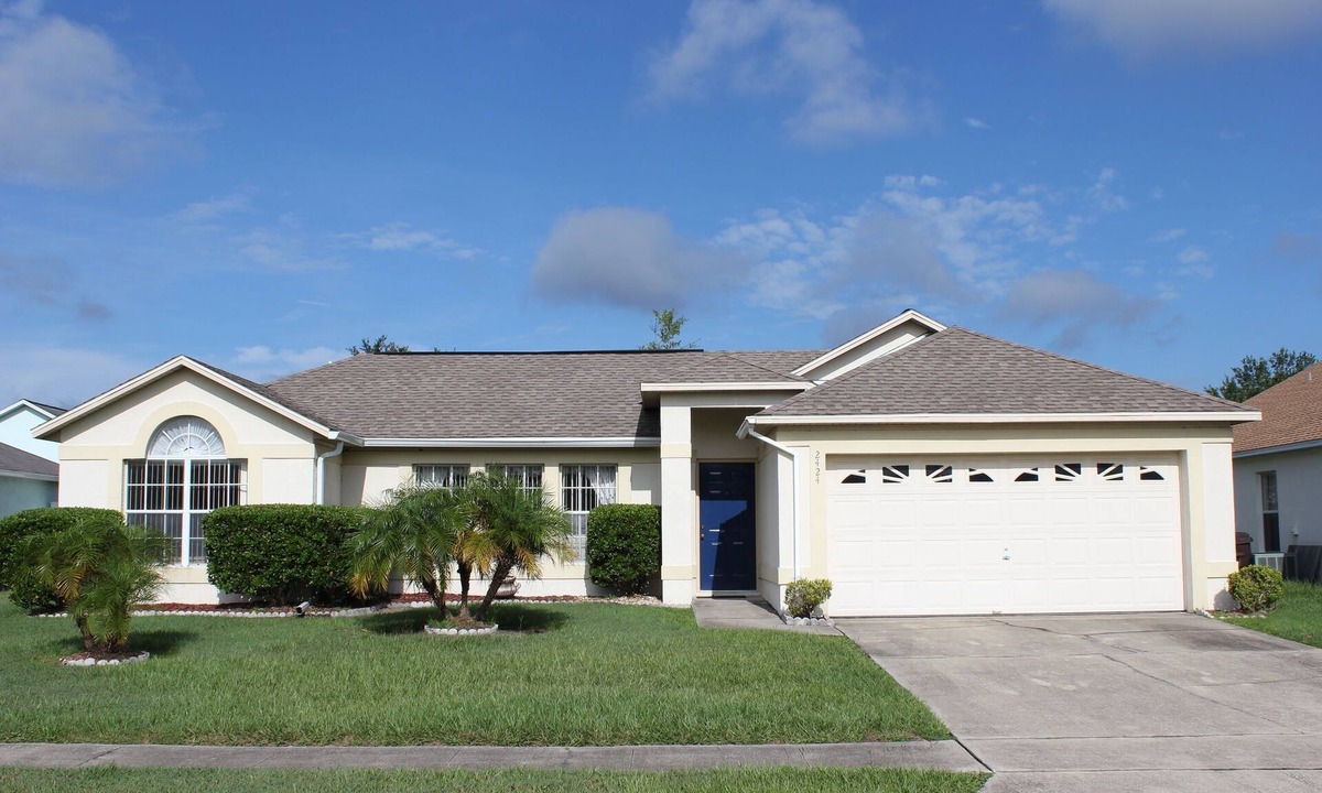Morgan Point House | Private pool (solar heat, fence for privacy), billiards, darts, 65" smart TV