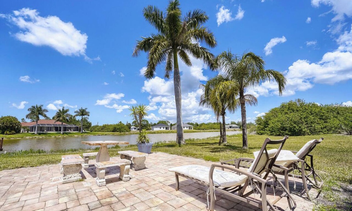 Rotonda Lakes House | Private Pool, Wifi, Outdoor Lounger, Family Fun