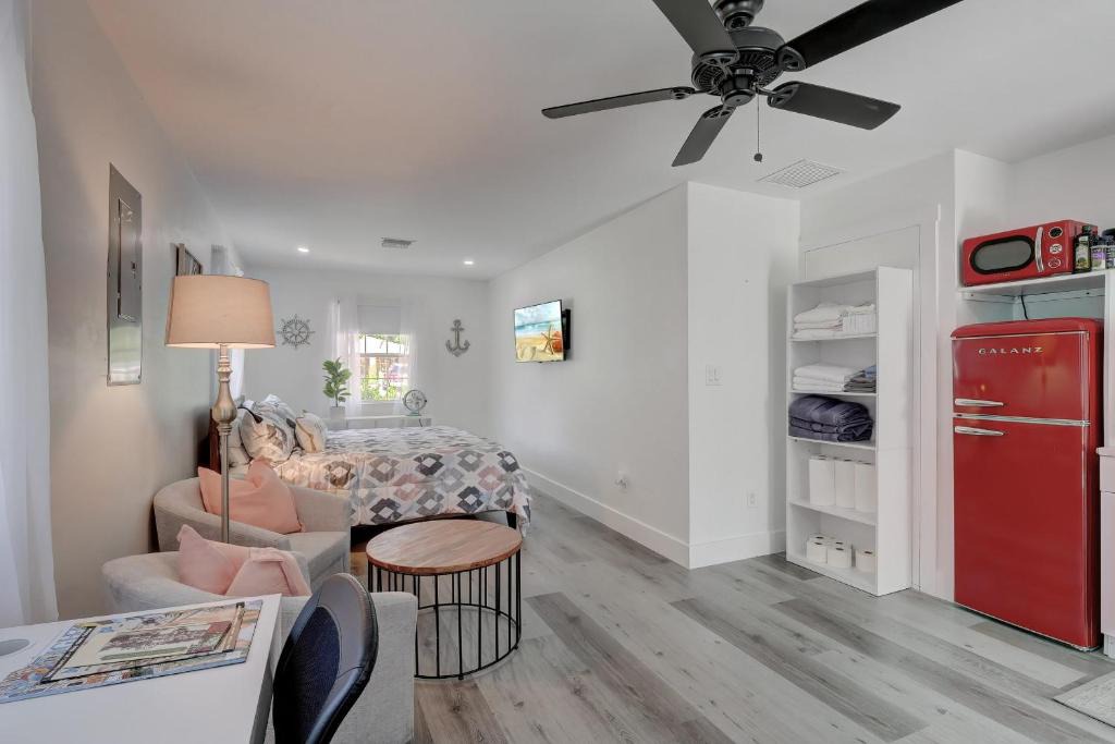 Bonita Springs Apartment | Private Studio Tucked Away on a Private Compound