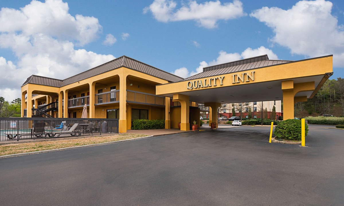Irondale Hotel | Quality Inn Airport - Southeast