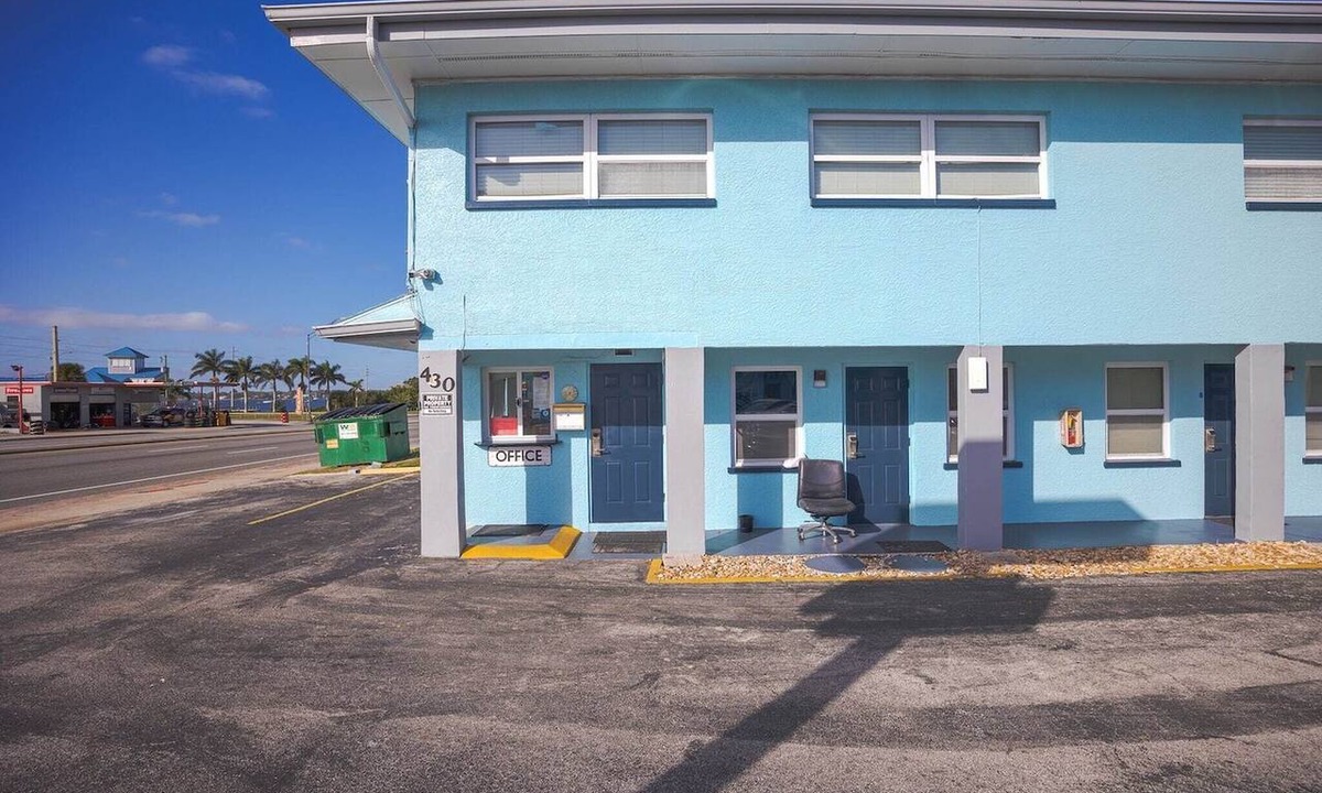 Merritt Island Apartment | Queen Bed|Non-Smoking