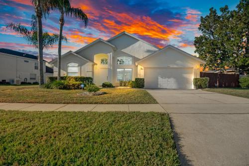 Lindfields Villa | Quiet Home With Private Pool- Near Disney