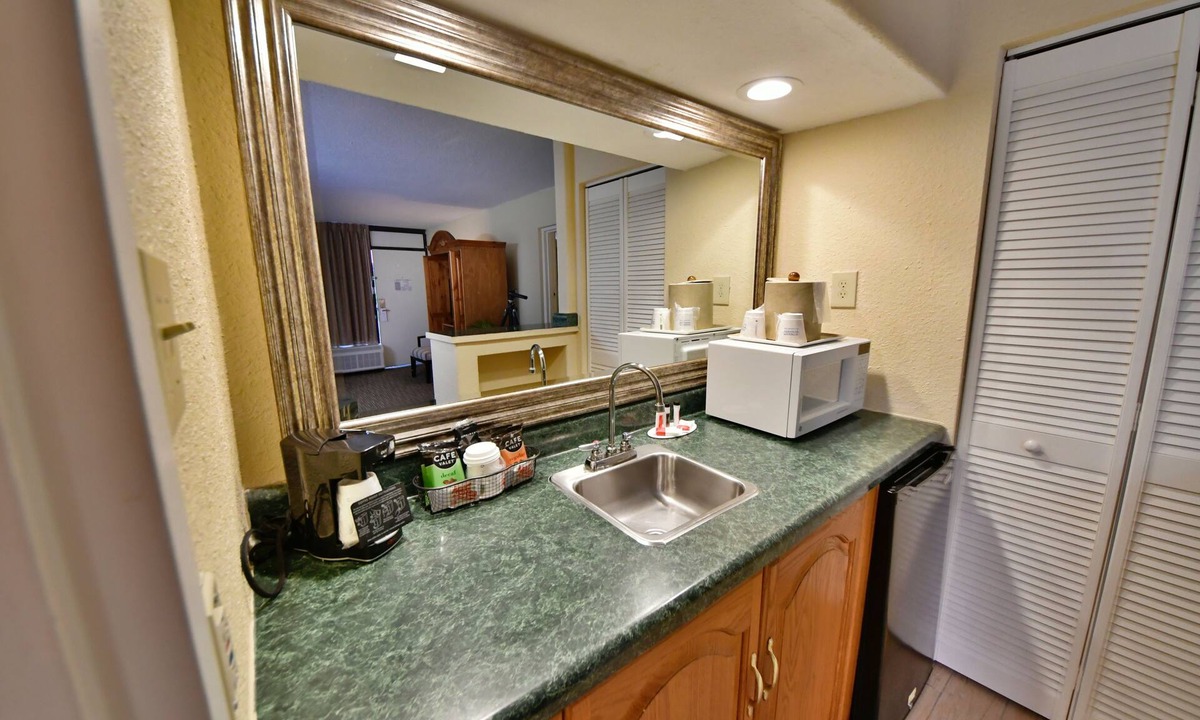 Southside Hotel | Ramada Hotel & Conference Center by Wyndham Jacksonville