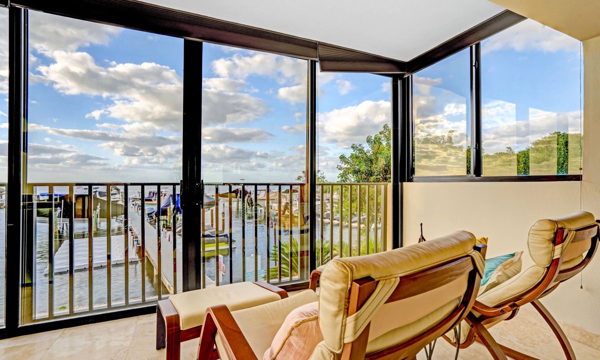 Key Largo House | Rare Bayfront End Unit Moon Bay 2BR w/Boat Slip, Pool, Beach & Sunset Views