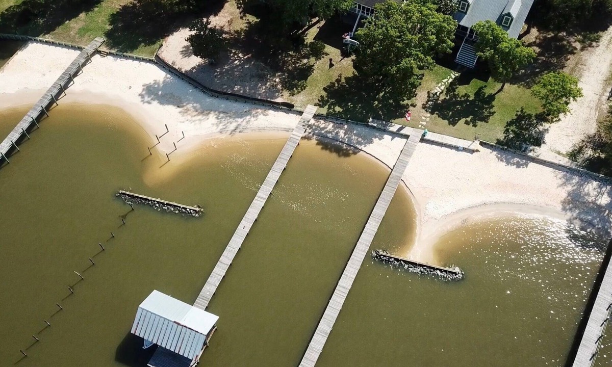 Fairhope House | Rare find! Lovely Beachfront Home with your own pier and newly added sandy beach