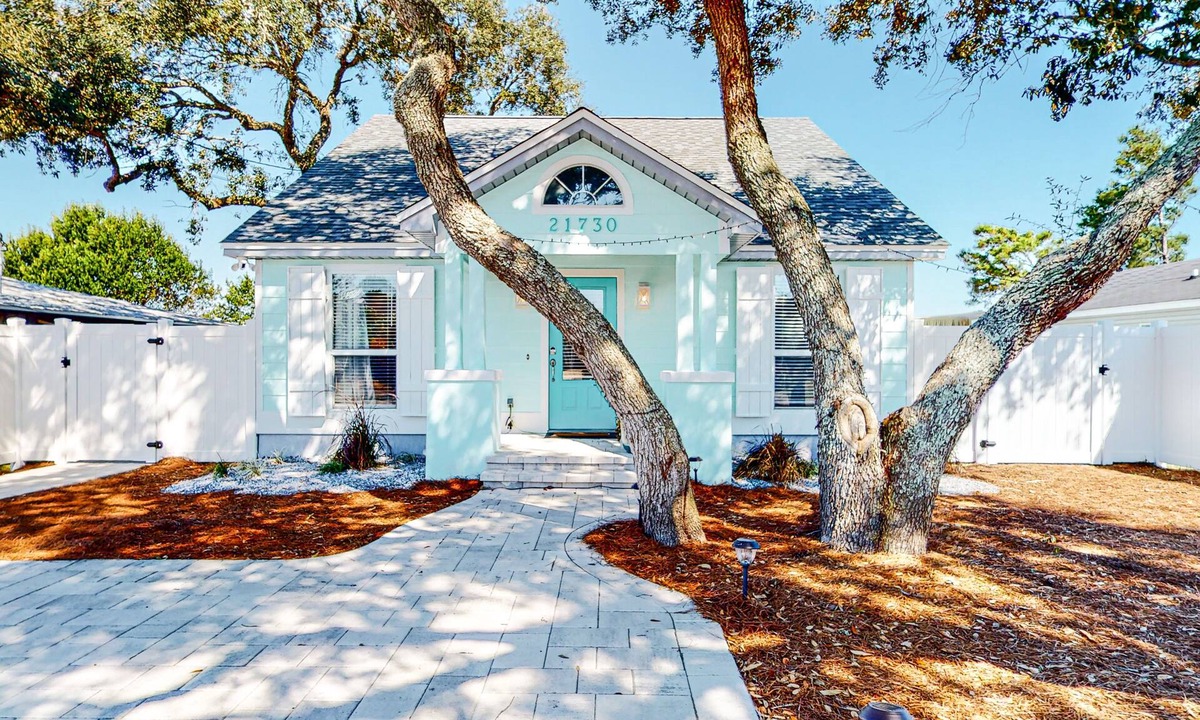 Riviera Beach House | Recently updated home near the beach with enclosed yard, covered porch, W/D, AC
