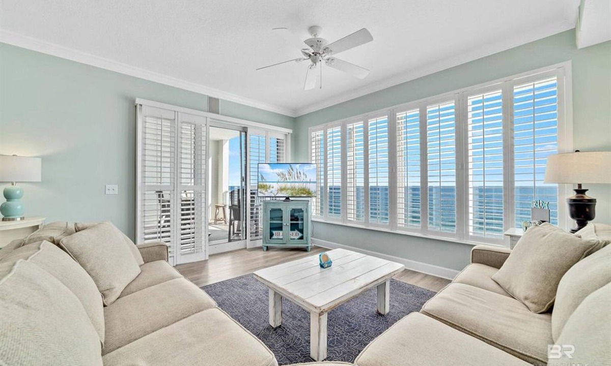 Orange Beach East Apartment | Regency Isle 1102 3 3 2 covered parking spots PENTHOUSE