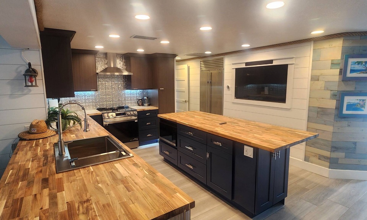 Nokomis House | Relax and enjoy at our dockside retreat with a 25 ft dock for your watercraft.