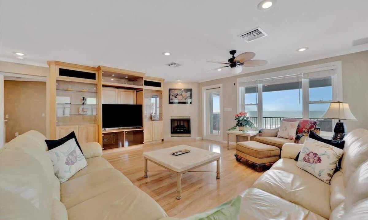 Independence Square Apartment | Relax on the Beach! Private Balcony Oceanview