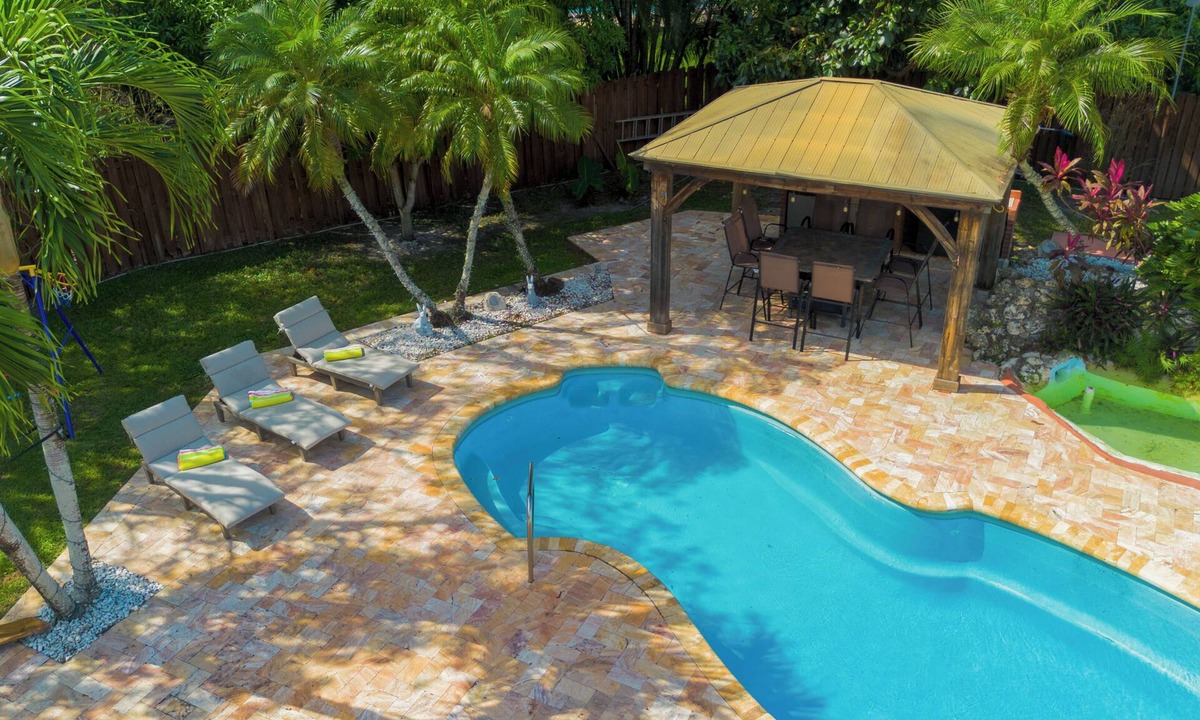 Weston House | Relaxing Florida Retreat w/Private Pool & Grill