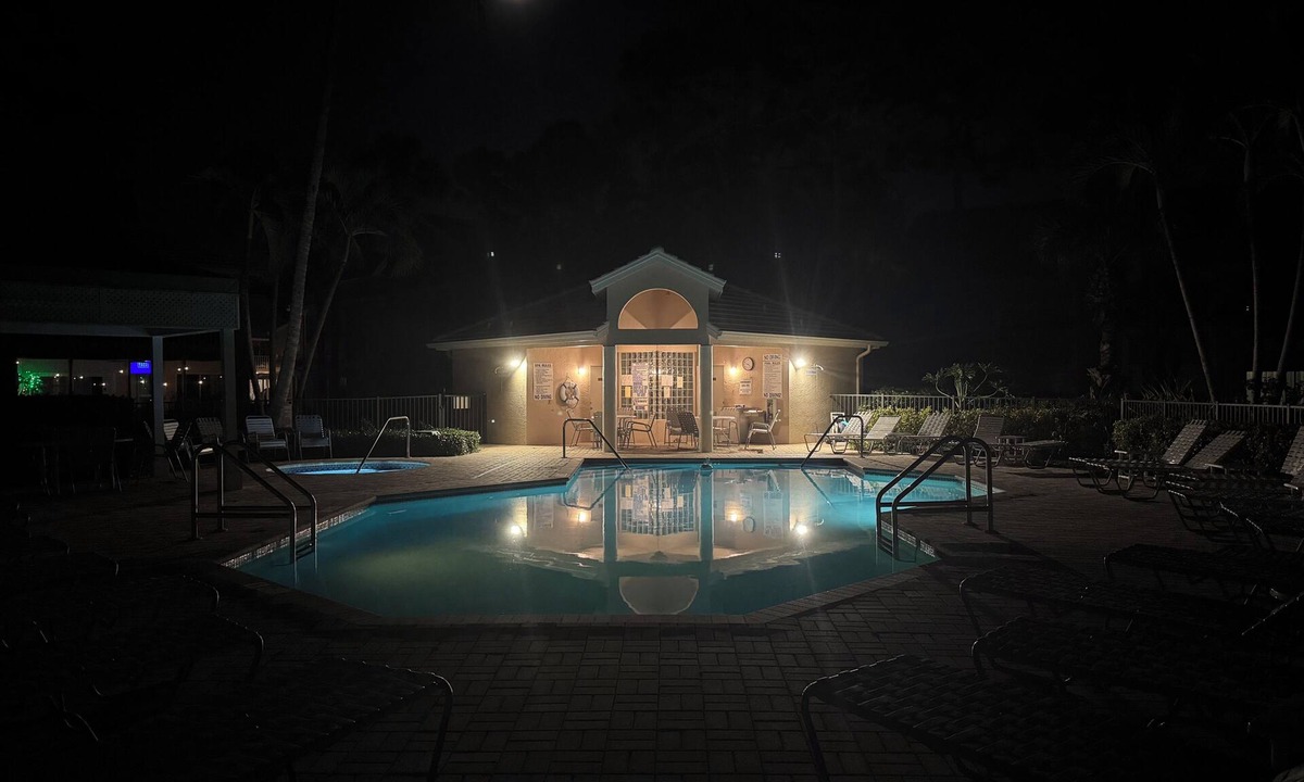 Bonita Shores Condo | Relaxing Vanderbilt Lakes Condo