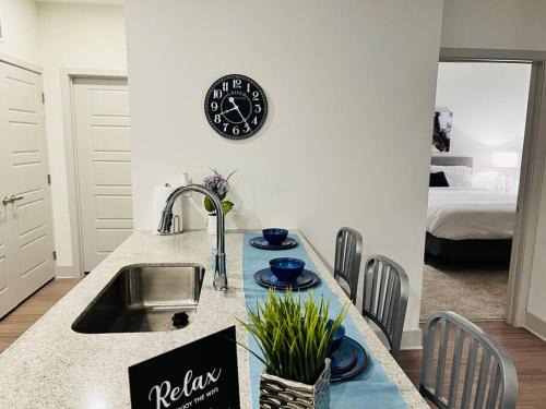 Spring Apartment | Remote Worker 1 BD/1BA Private Conference Room