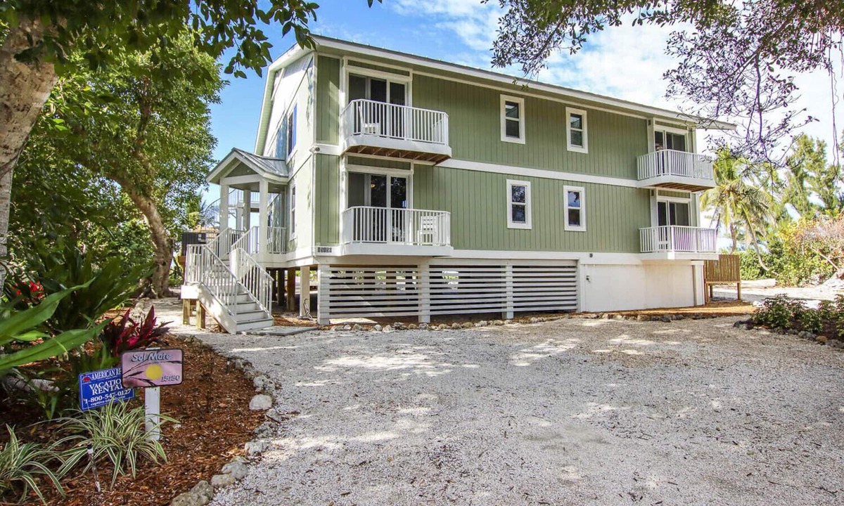 Captiva House | Renovated 6-Bedroom Beachfront Home with Ramp Access & Gulf Views