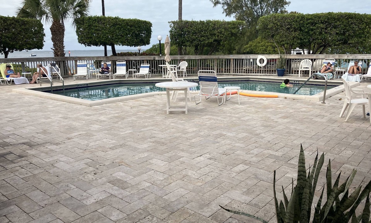 Anglers Park Resort | Resort, New Remodel, Sleeps 6, with Boat Slip, Dock Heated pool, Fully Furnished