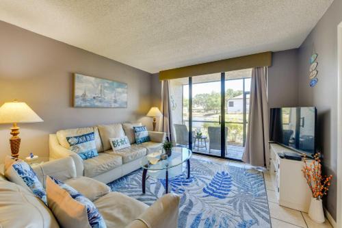 Trailer Estates House | Resort Retreat w/Pools! 6 Mi to Bradenton Beach