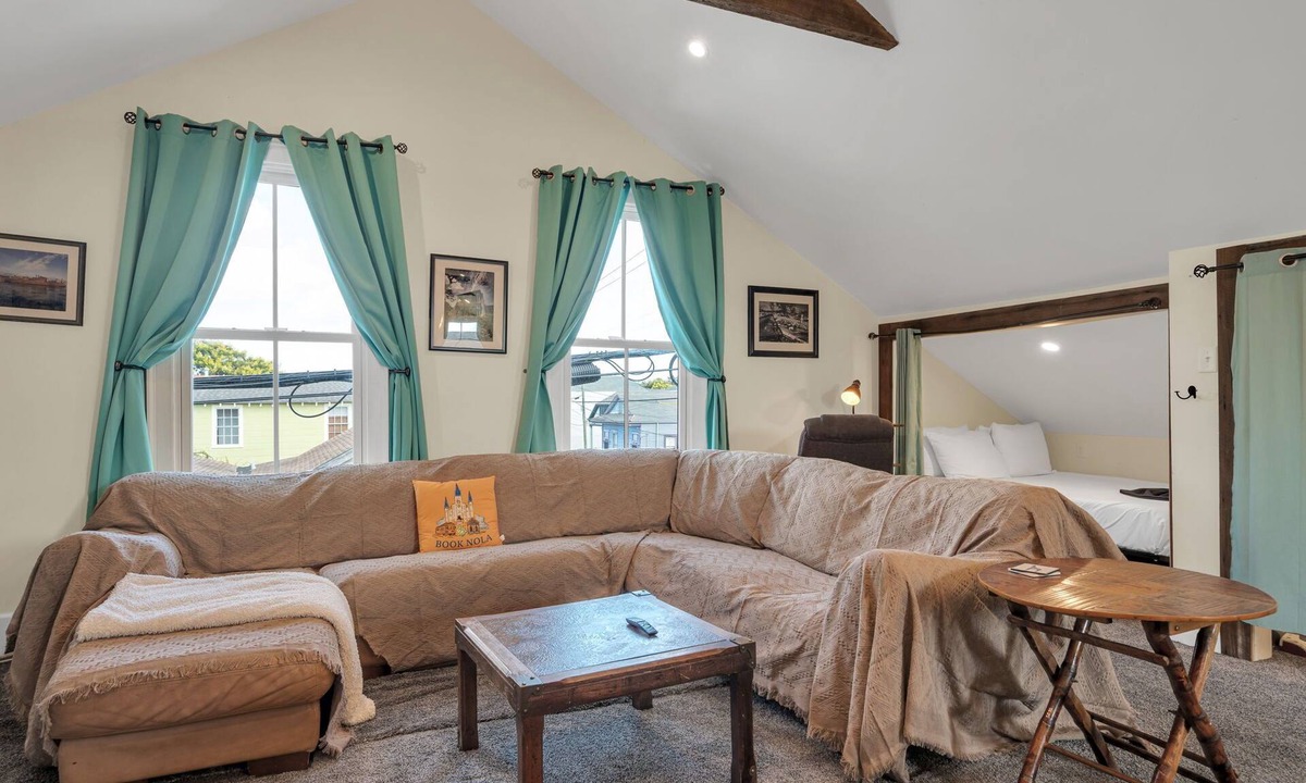South 7th Ward Bed & Breakfast | Restored 4BR Creole cottage in Marigny. Sleeps 12, 2 kitchens, patio, walk to Frenchmen & FQ.