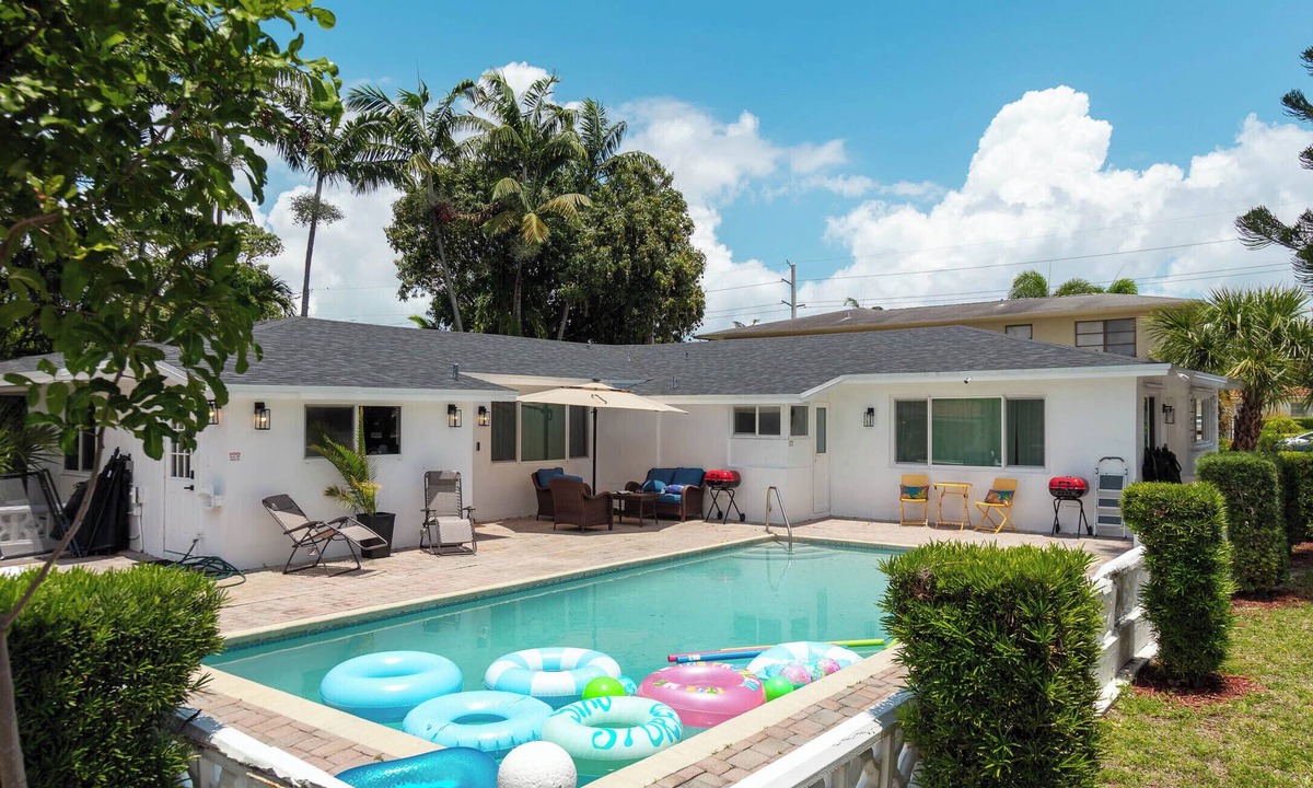 Coral Ridge Isles Apartment | Retreat Suite · Pool · Beach · Hard Rock · FIFA 2026 · FLL Airport · Sleeps 8