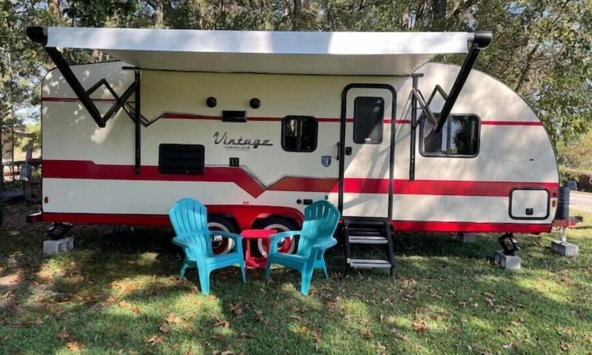 Ocala House | Retro Style Camper. SW Ocala-Near WEC-Comfy Bed
