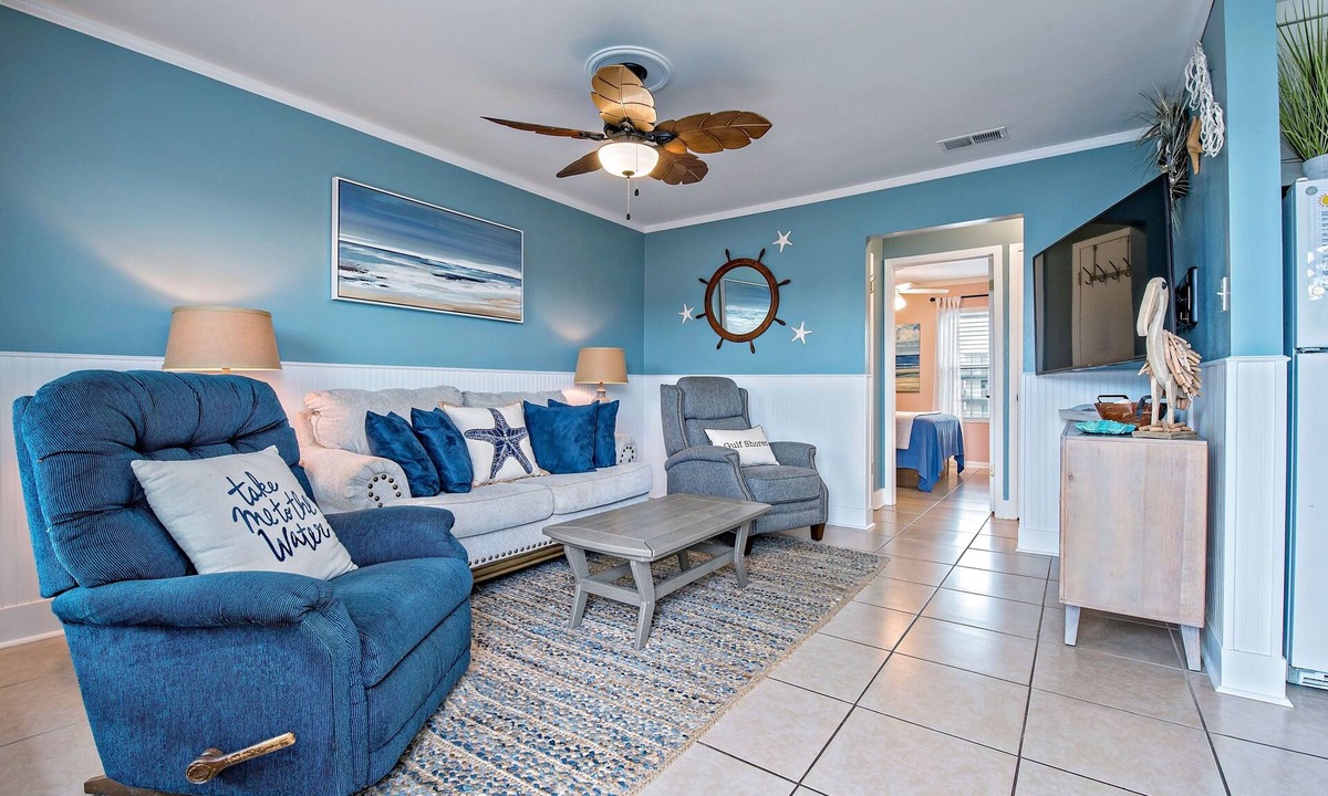Gulf Shores Condo | Ride the TIDE Beachside! 2Bd, 1B, Free Parking! Steps 2 Sand! 200 5 Star Reviews