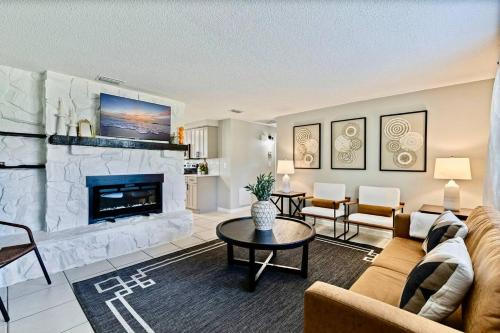 Pinellas Park House | Right at Home Stays - Modern 2BR 2BA with Yard & Fireplace