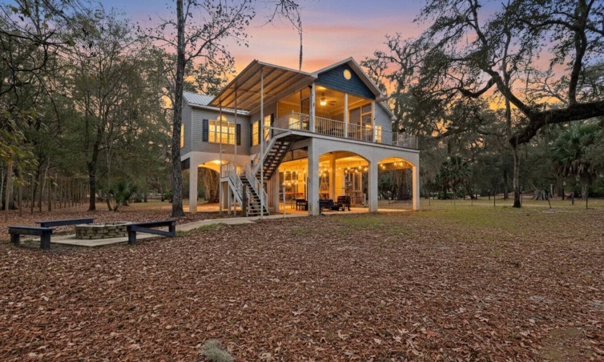 Bell House | River Watcher Cottage