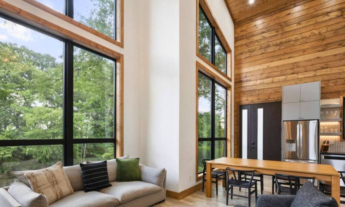 Broken Bow Cabin | Riverfront Eagletown Retreat for Families, Groups
