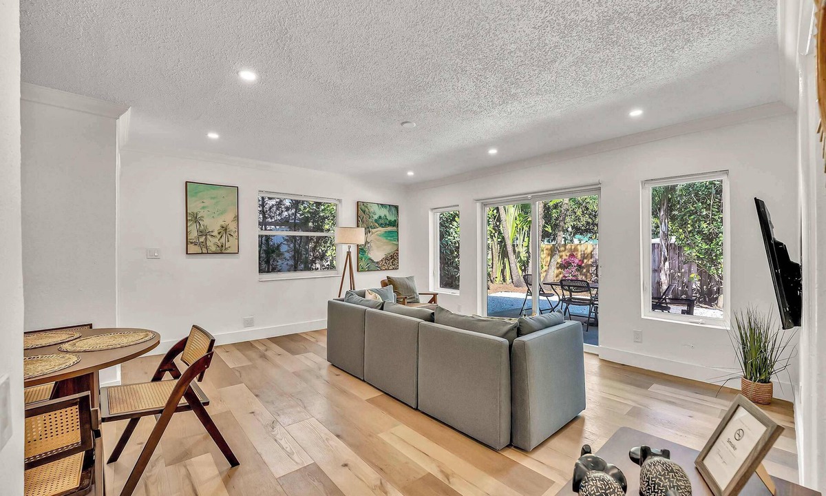 Sailboat Bend Condo | Riverside Condo w/Parking & Pets, Near Riverwalk Fort Lauderdale