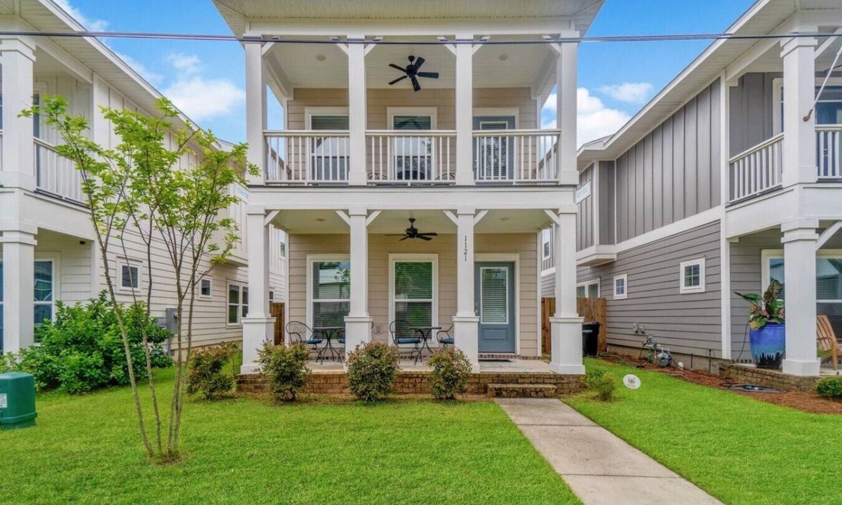 South Pensacola House | Romana Hideaway & Juliet Haven - Downtown!