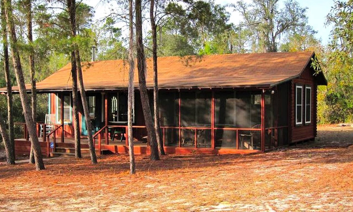 Astor Cabin | Rustic Vacation Rental with a Charming Dock in Ocala National Forest, Florida