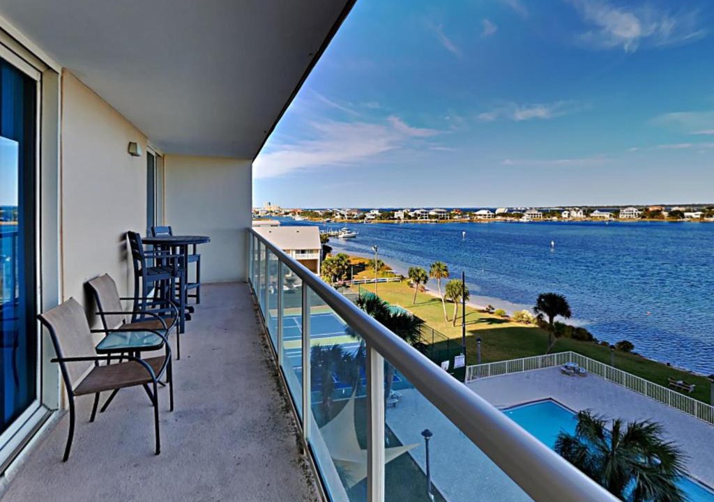 Villa Sabine Apartment | Sabine Yacht & Racquet #5C
