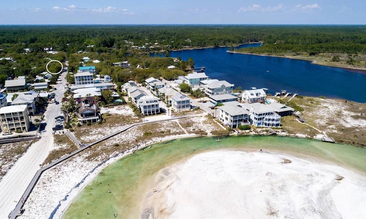 Grayton Beach House | SALE~"Artless Sprite"~Cozy Luxe~Walk to Beach, State Park, Red Bar~Beach Gear