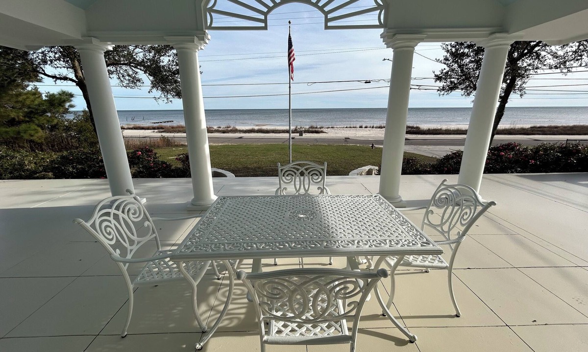 Waveland House | “Sand Castle” Beachfront house in Waveland MS freshly renovated