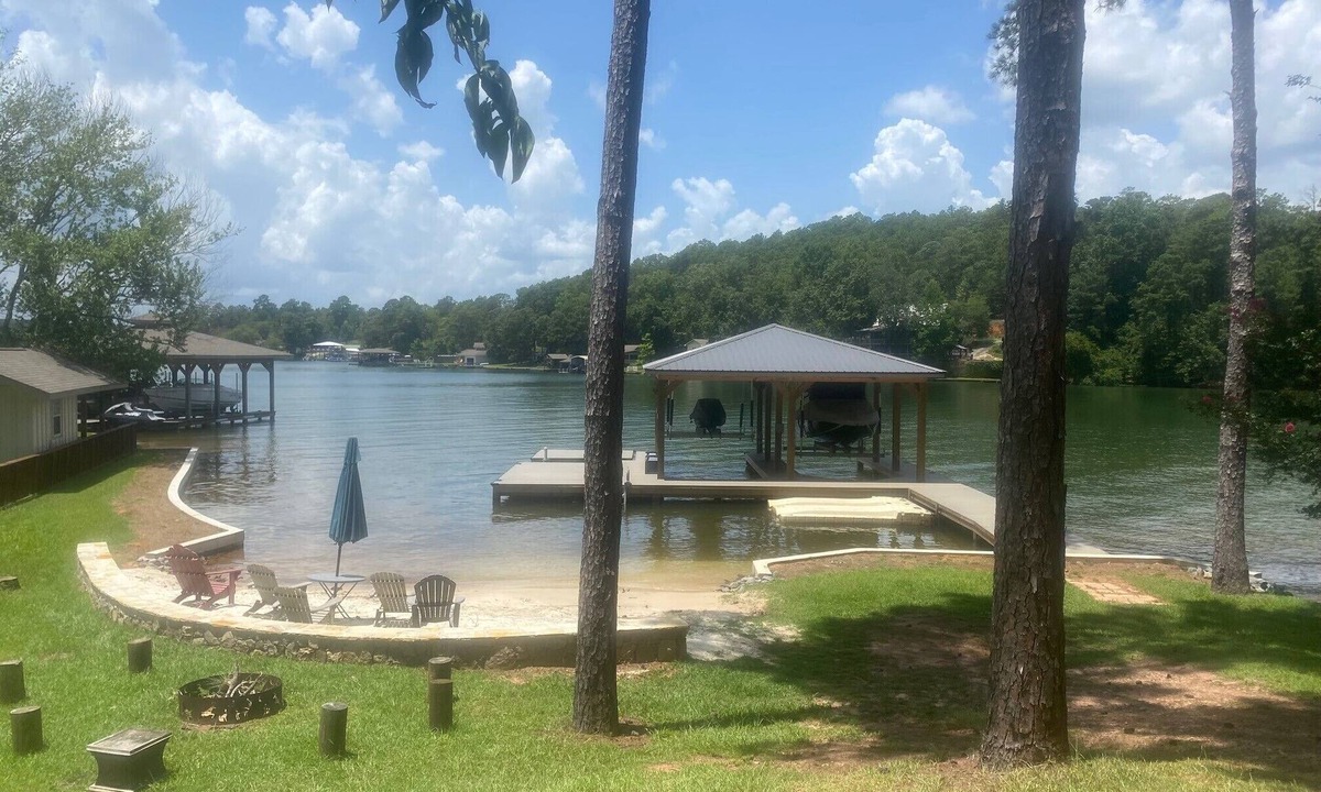 Dadeville Cabin | Sandy Beach Only 25 Minutes From Auburn