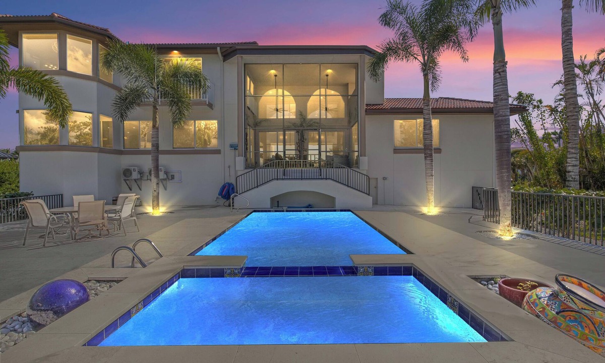 Butterknife House | Seashell Paradise: 5BR w/Pool, Spa on Sanibel!