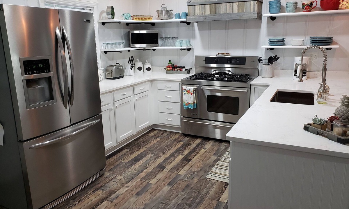 Guntersville House | Secluded 3 bedrm renovated home w/pool walking distance to Lake & sunset trail