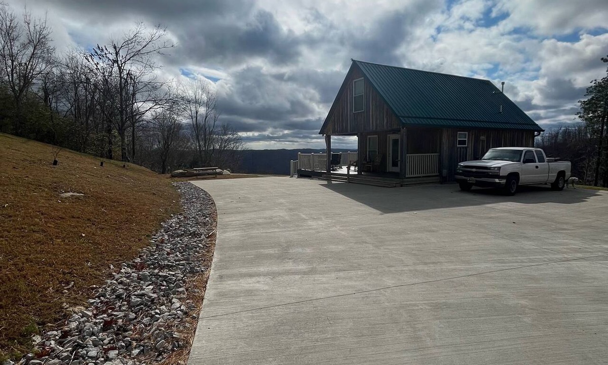 Jackson Cabin | Secluded with best views in E. KY. Can see 3 states.You won’t be disappointed!