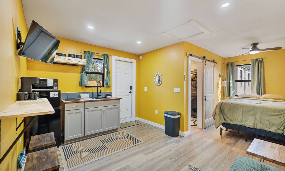 Milton Apartment | Serene Studio Near Downtown Milton & Water!